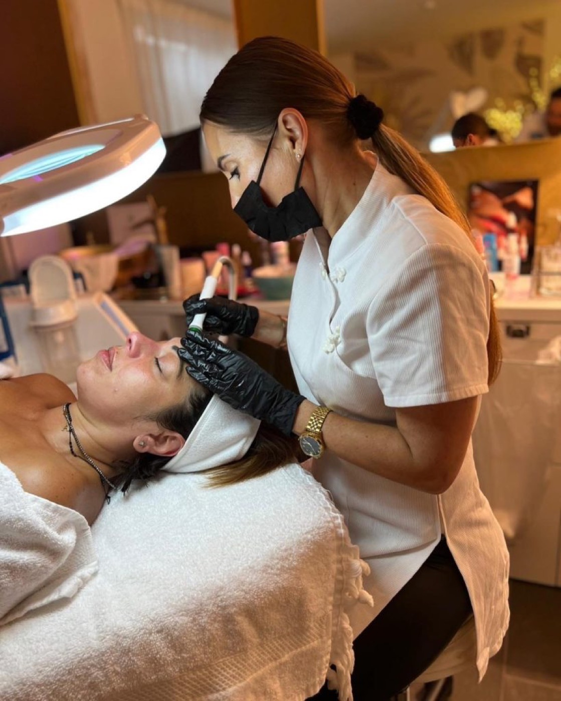 Behandlung im Institut von Boudoir Cosmetics in Bad Soden